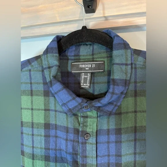 Forever 21 Men Blue/Black/Green Plaid Button Up Long Sleeve Flannel - Picture 5 of 6